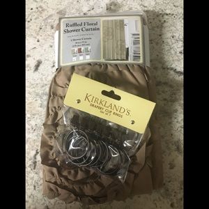 New ruffled shower curtain with clips